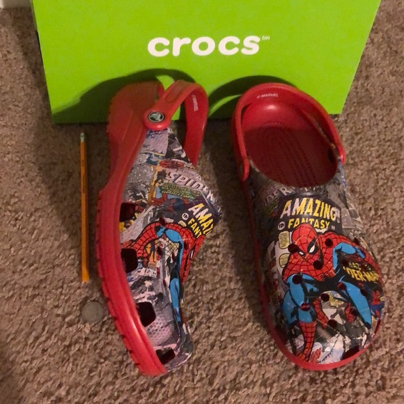 spiderman crocs mens